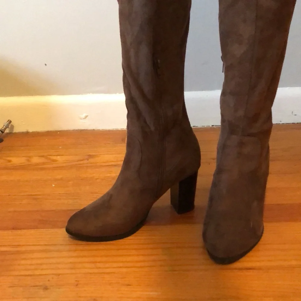 Over the knee boots - Picture 4 of 8